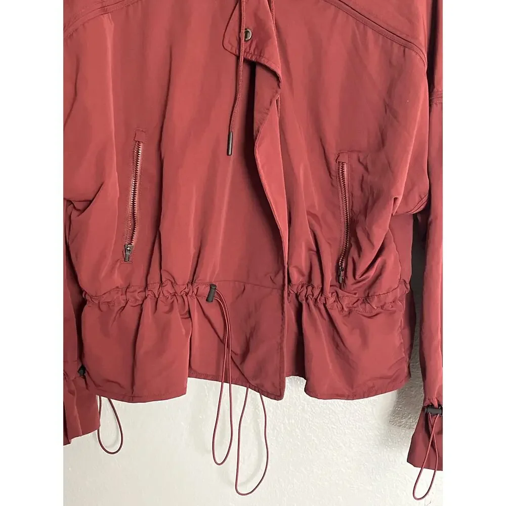 Athleta Acadia Windbreaker Jacket in Burgundy Size Large